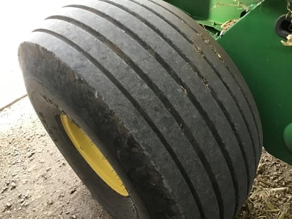 Image of John Deere 560M equipment image 4