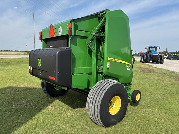 Image of John Deere 560M equipment image 4