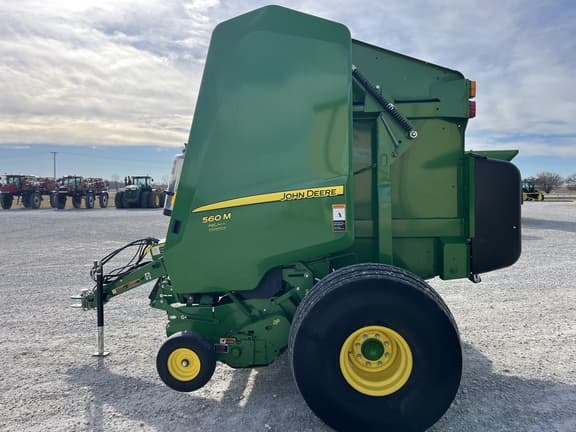 Image of John Deere 560M equipment image 4