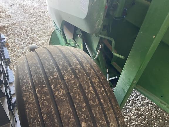 Image of John Deere 560M equipment image 4