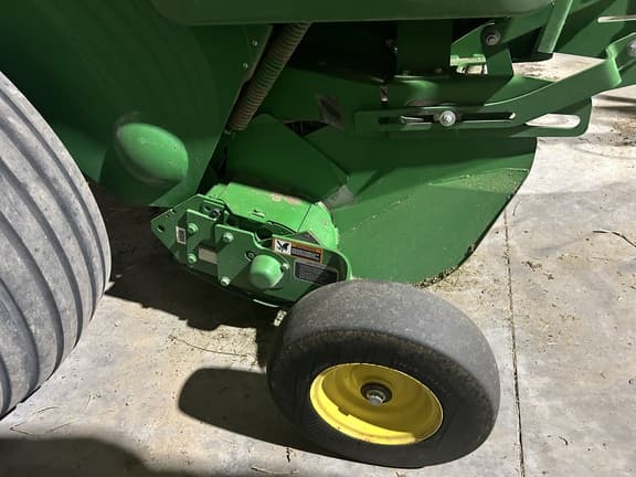 Image of John Deere 560M equipment image 3