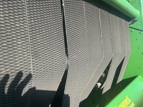 Image of John Deere 560M equipment image 3