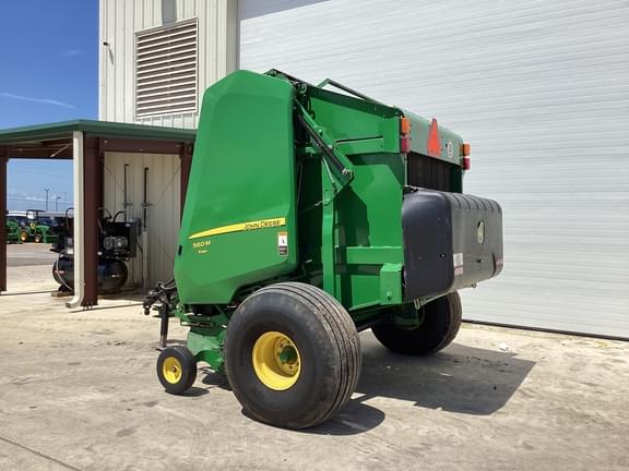 Image of John Deere 560M Silage equipment image 2
