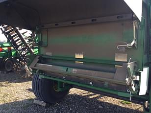 Main image John Deere 560M 8