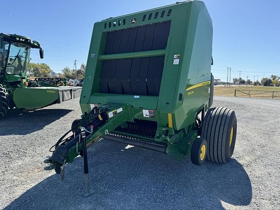 Image of John Deere 560M equipment image 1