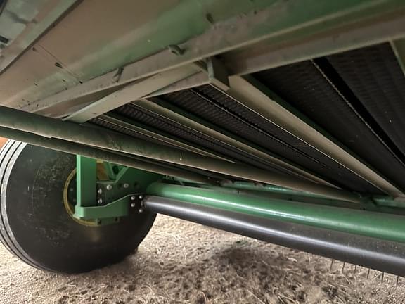 Image of John Deere 560M equipment image 2