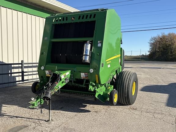 Image of John Deere 560M equipment image 4