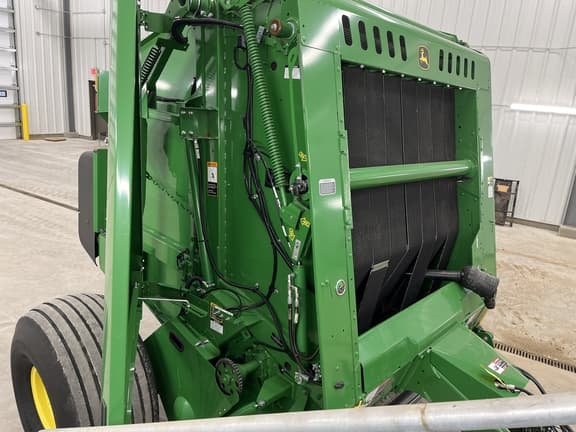 Image of John Deere 560M equipment image 4