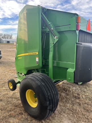 Image of John Deere 560M equipment image 2