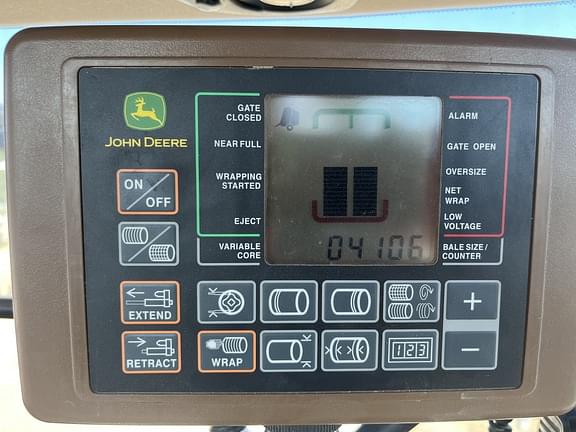 Image of John Deere 560M Silage equipment image 3