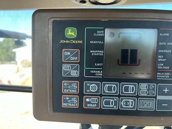 Image of John Deere 560M Silage equipment image 4