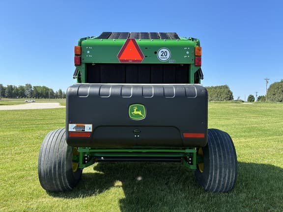 Image of John Deere 560M equipment image 3