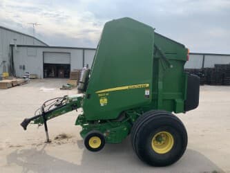 Image of John Deere 560M equipment image 3