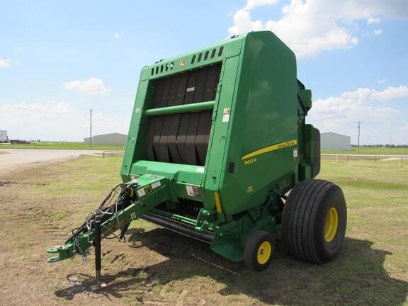 Image of John Deere 560R equipment image 1