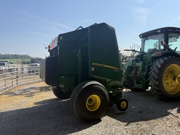 Image of John Deere 560R equipment image 4