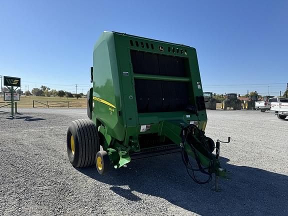 Image of John Deere 560R equipment image 1