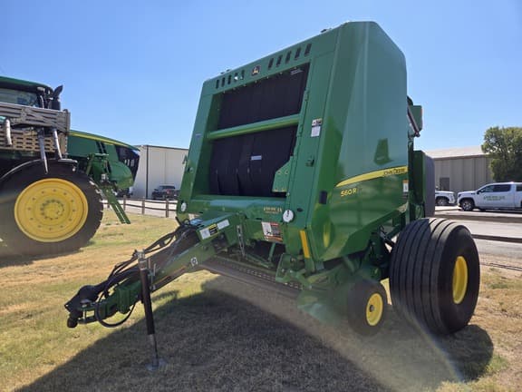 Image of John Deere 560R equipment image 2
