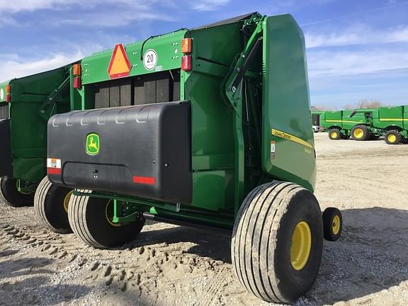 Image of John Deere 560R equipment image 1