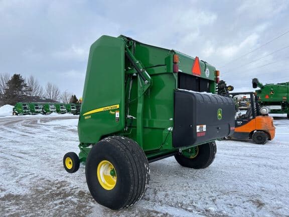 Image of John Deere 560R equipment image 2