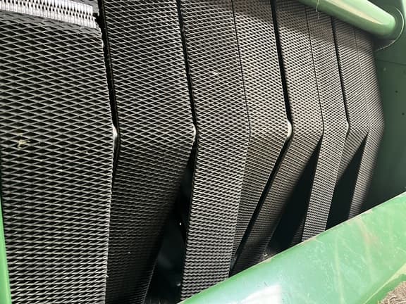 Image of John Deere 560R equipment image 4