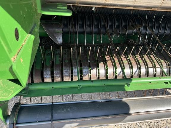 Image of John Deere 560R equipment image 2