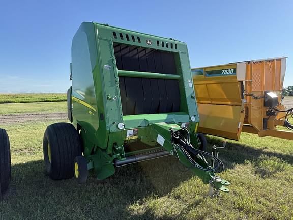 Image of John Deere 560R equipment image 2