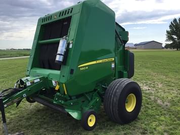 Main image John Deere 560R
