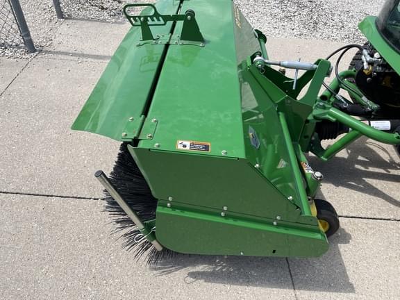 Image of John Deere 60 Heavy Duty Broom equipment image 4