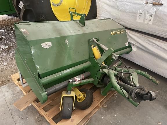 Image of John Deere 60 Heavy Duty Broom Primary image