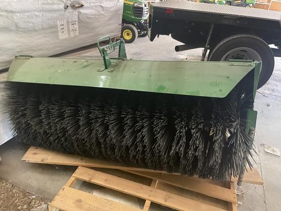 Image of John Deere 60 Heavy Duty Broom equipment image 2