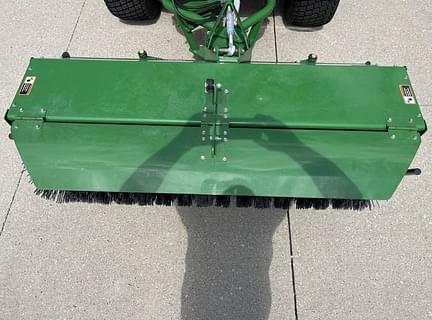 Image of John Deere 60 Heavy Duty Broom equipment image 2