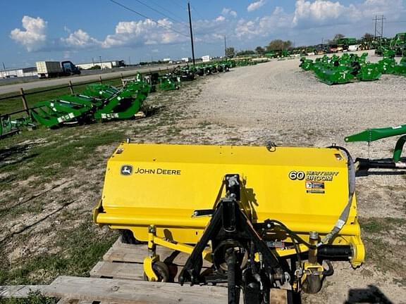 Image of John Deere 60 Heavy Duty Broom Primary image