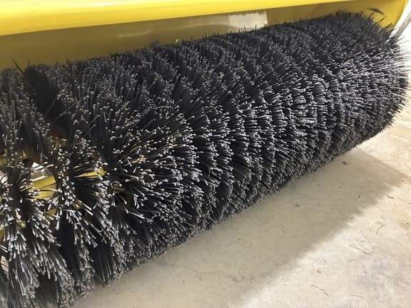 Image of John Deere 60 Heavy Duty Broom equipment image 2