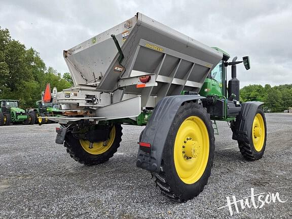 Image of John Deere 600R equipment image 3