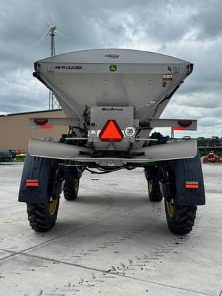 Image of John Deere 600R equipment image 4