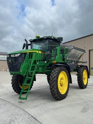 Image of John Deere 600R equipment image 1