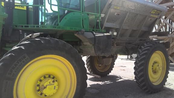 Image of John Deere 600R equipment image 2