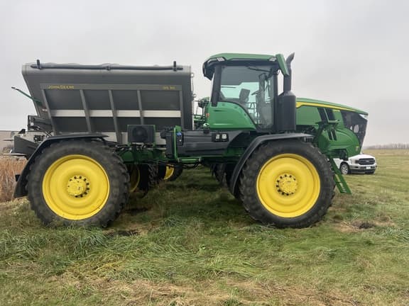 Image of John Deere 600R equipment image 1