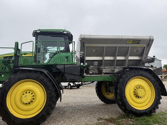 Image of John Deere 600R equipment image 1