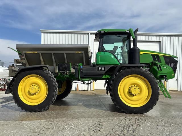 Image of John Deere 600R equipment image 3