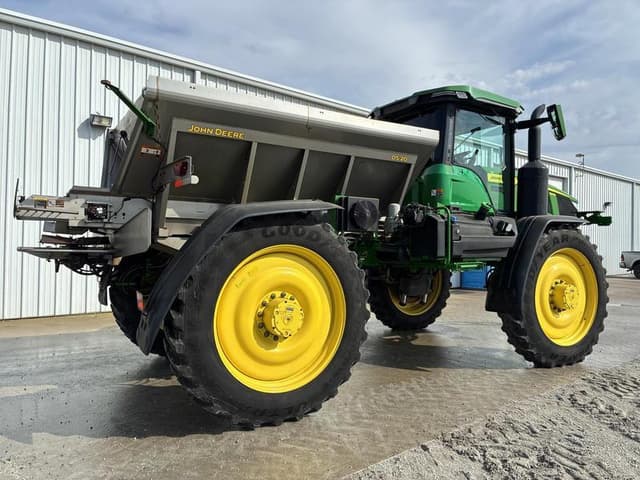 Image of John Deere 600R equipment image 4