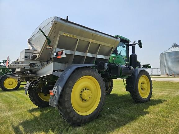Image of John Deere 600R equipment image 3
