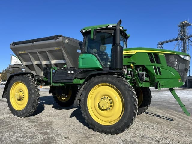 Image of John Deere 600R equipment image 1