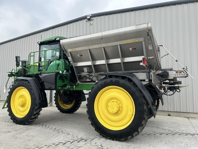 Image of John Deere 600R equipment image 4