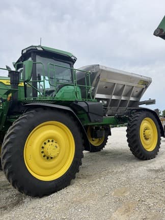 Image of John Deere 600R equipment image 3