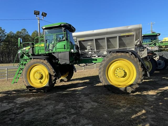 Image of John Deere 600R equipment image 2