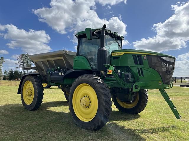 Image of John Deere 600R equipment image 1