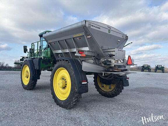 Image of John Deere 600R equipment image 4