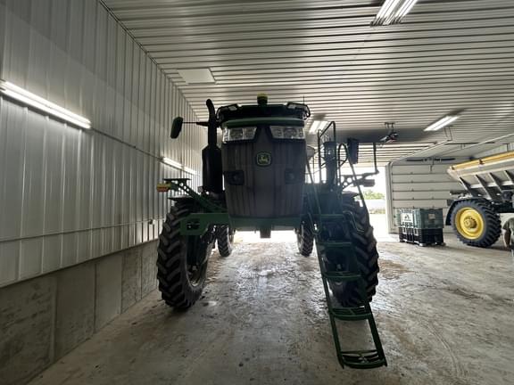 Image of John Deere 600R equipment image 3