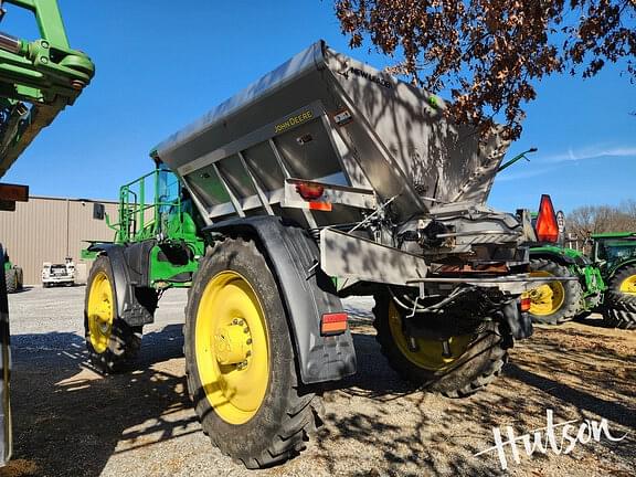 Image of John Deere 600R equipment image 2